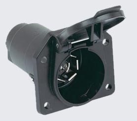 Trailer connector